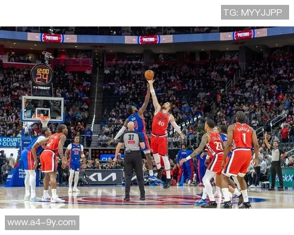 快船与国王激战正酣半场比分紧咬小卡与科林斯表现抢眼